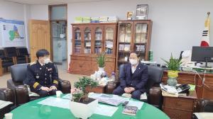 김기하 동해시의회 의장, 정석화 신임 동해경찰서장 접견