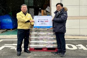 강촌축산(주) 전재연 대표, 쌀(10kg) 100포 기부