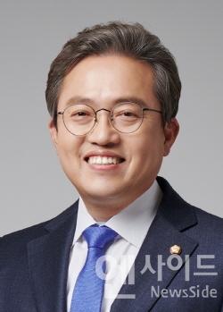 ‘민주당 원주시갑·을 지역위원회, 새해 전통시장 활성화 장보기 행사”